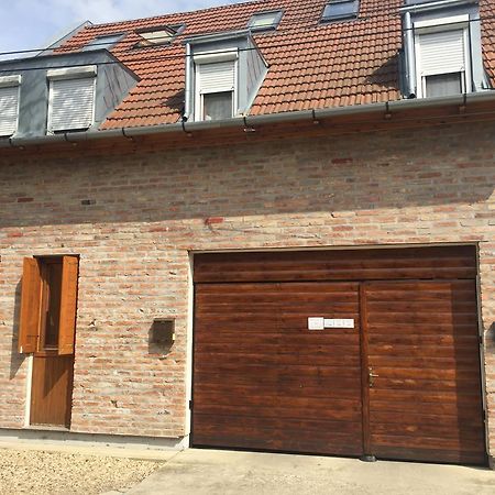 Abban Durmolj Apartman Gyula Exteriör bild