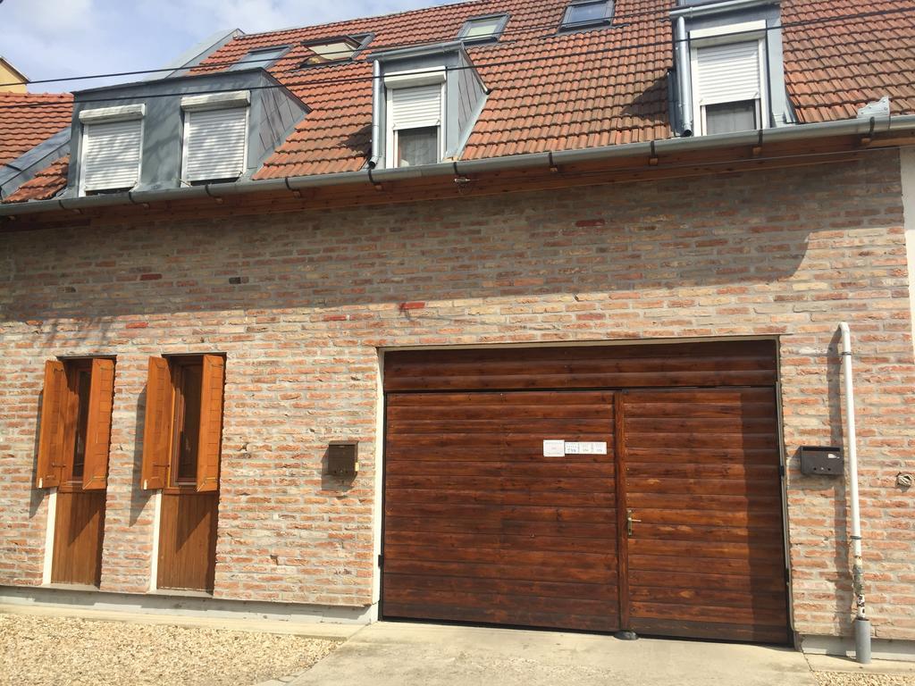 Abban Durmolj Apartman Gyula Exteriör bild